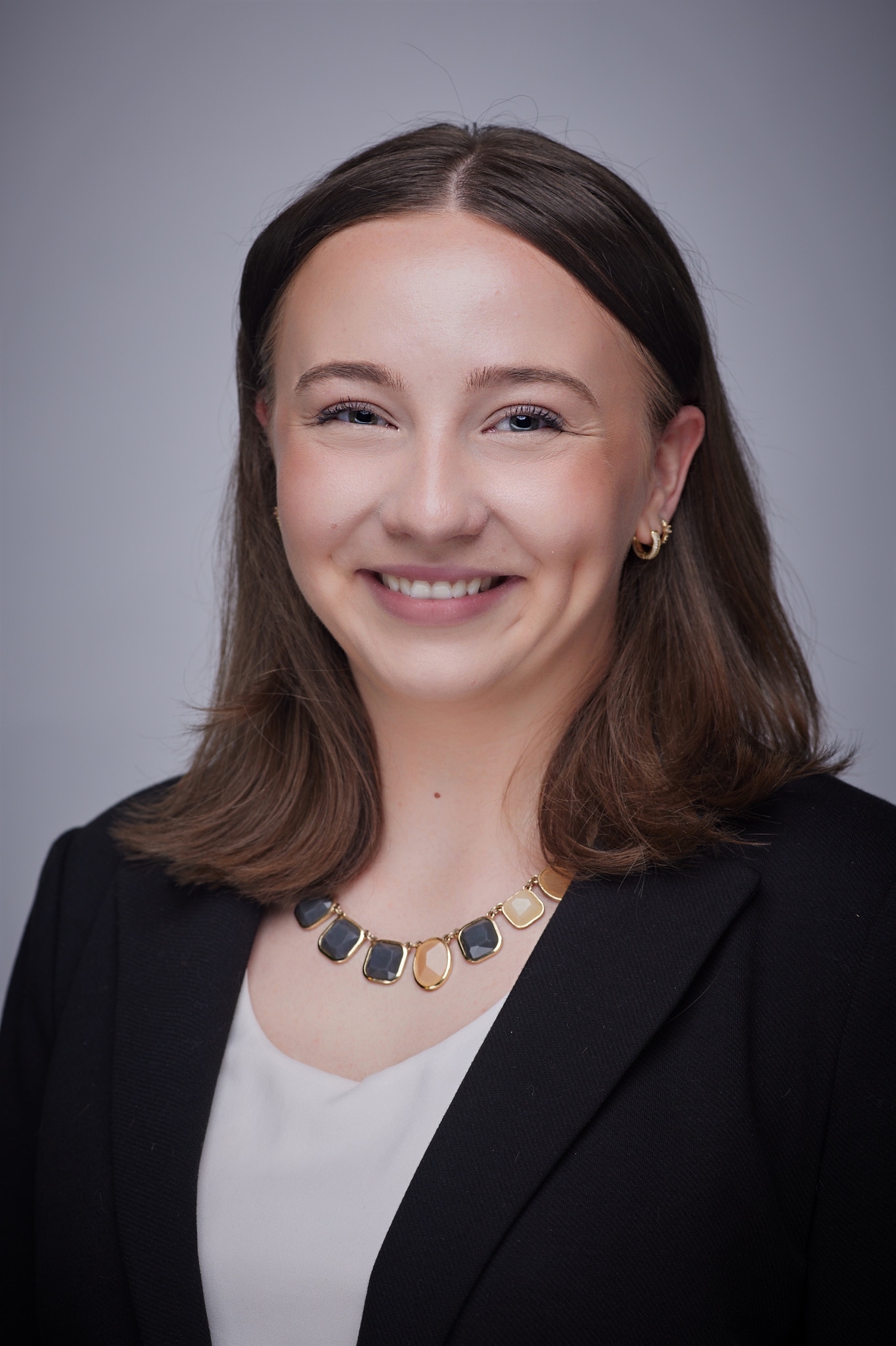 Julia Duken Headshot